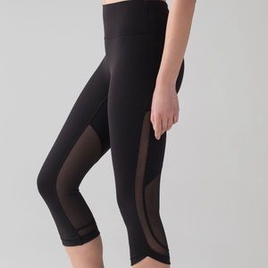 Lululemon Revitalize Crop (21”) Black leggings
